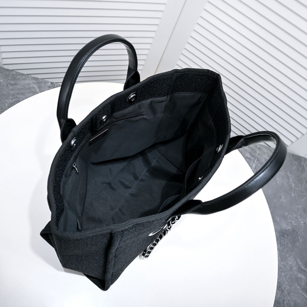 シャネルバッグ着用イメージ